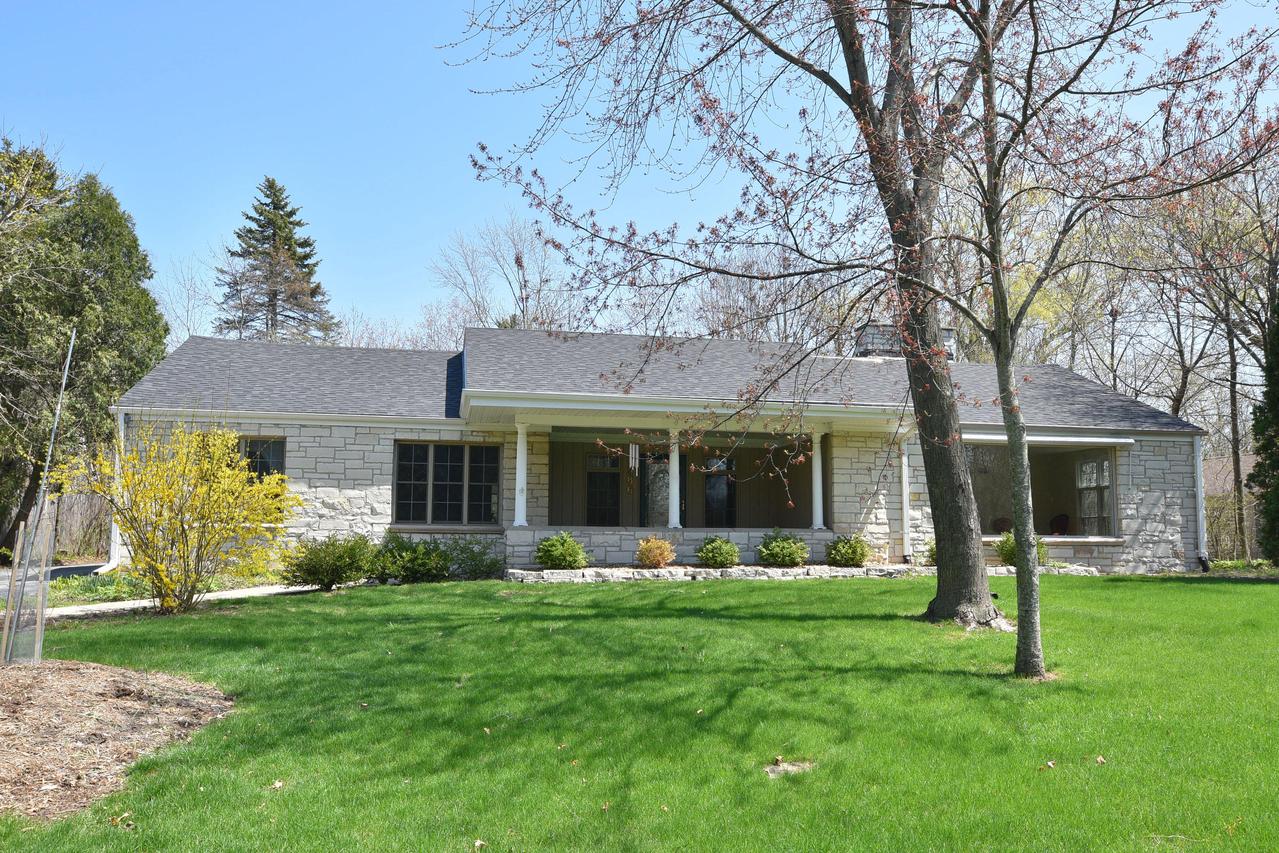 6986 N Elm Tree Rd, Glendale, WI 53217