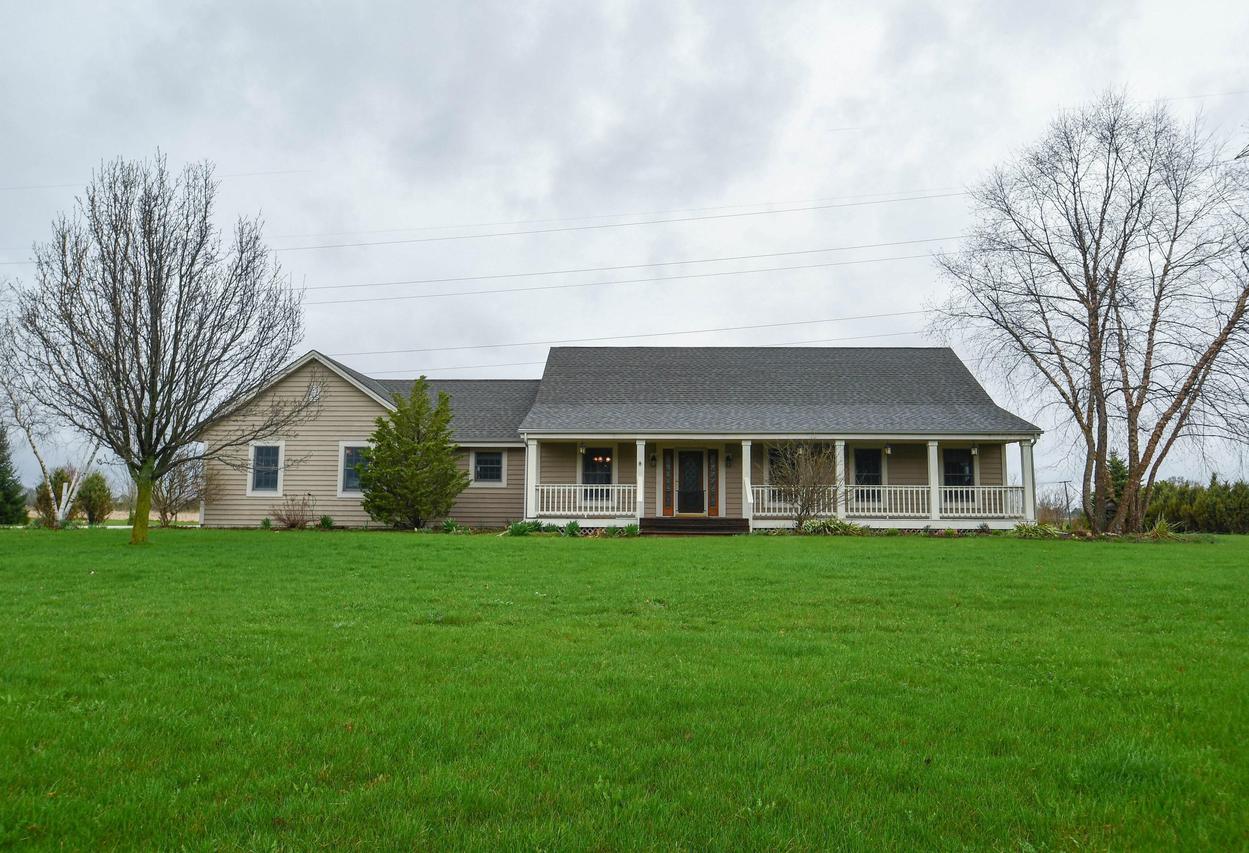 N77W27880 Garnet Ct, Lisbon, WI 53029