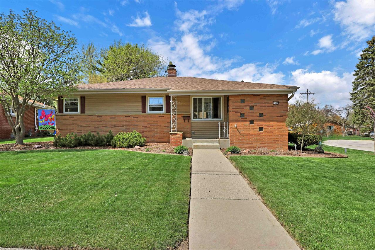 3605 S 71st St, Milwaukee, WI 53220