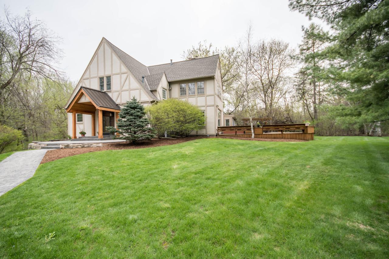 7715 N River Rd, River Hills, WI 53217