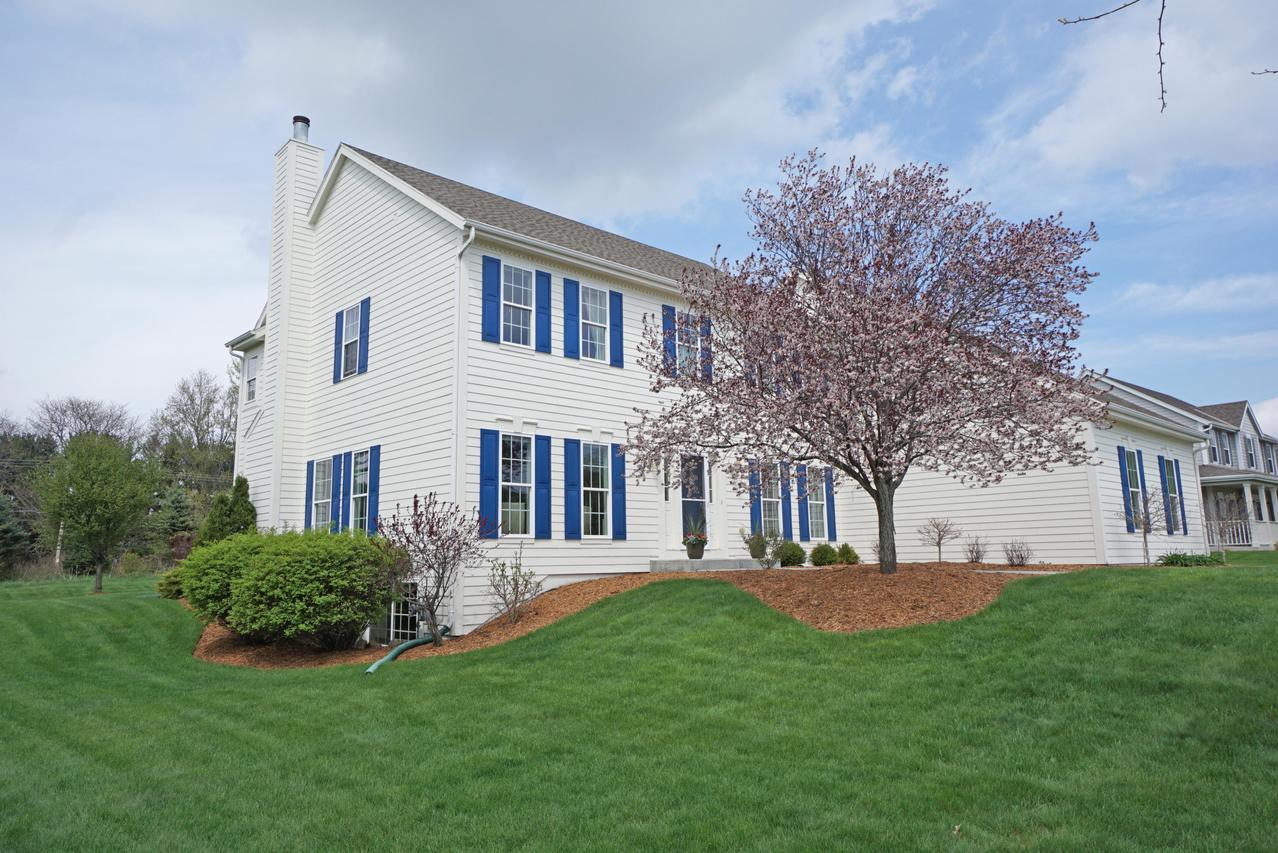 N67W34422 Jorgenson Way, Oconomowoc, WI 53066