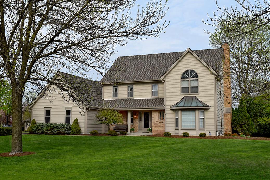 12322 N Woodfield Ct, Mequon, WI 53092