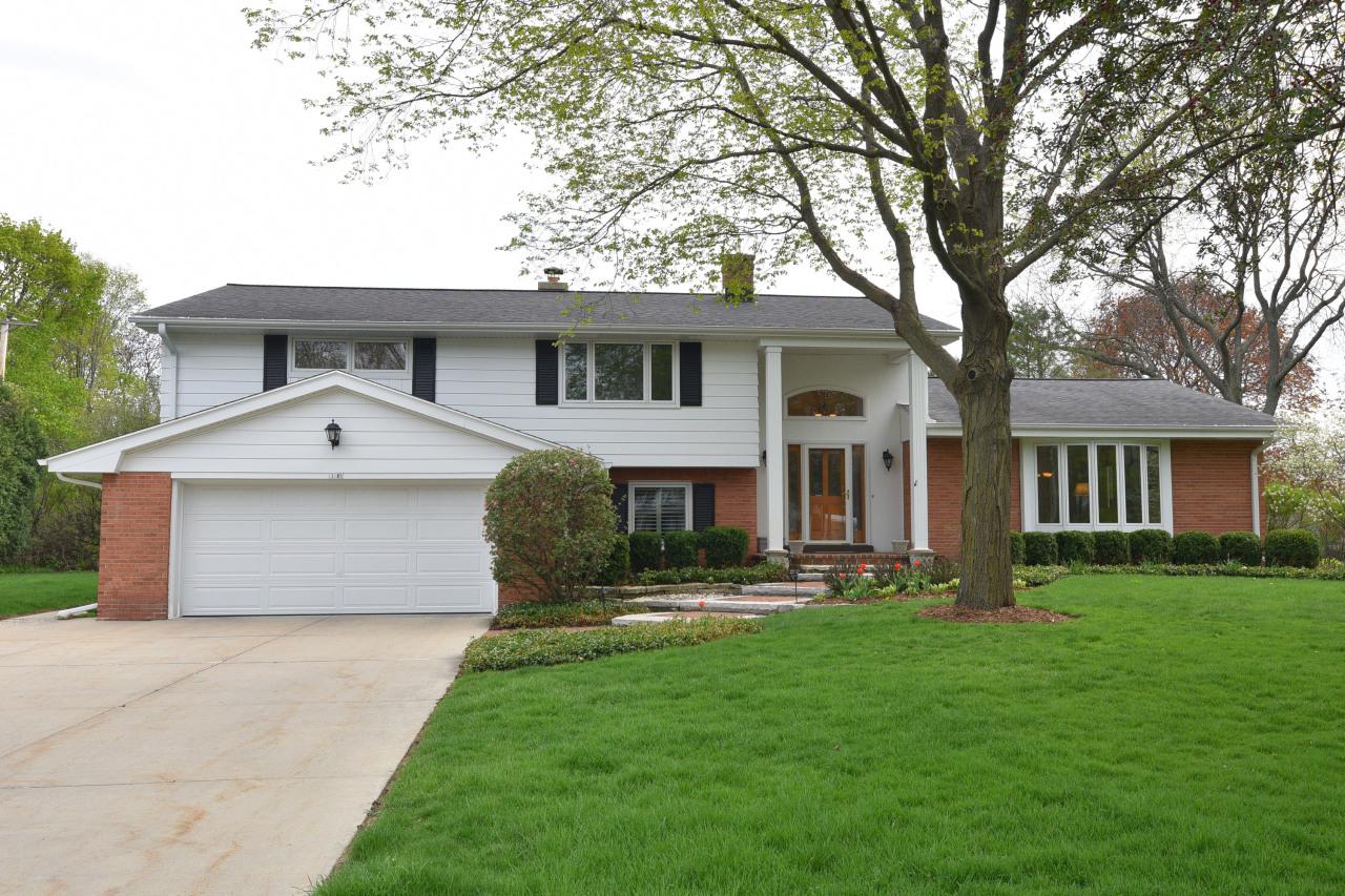13185 Lee Ct., Elm Grove, WI 53122