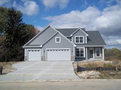 N46W22976 Charlotte Way, Pewaukee, WI 53072