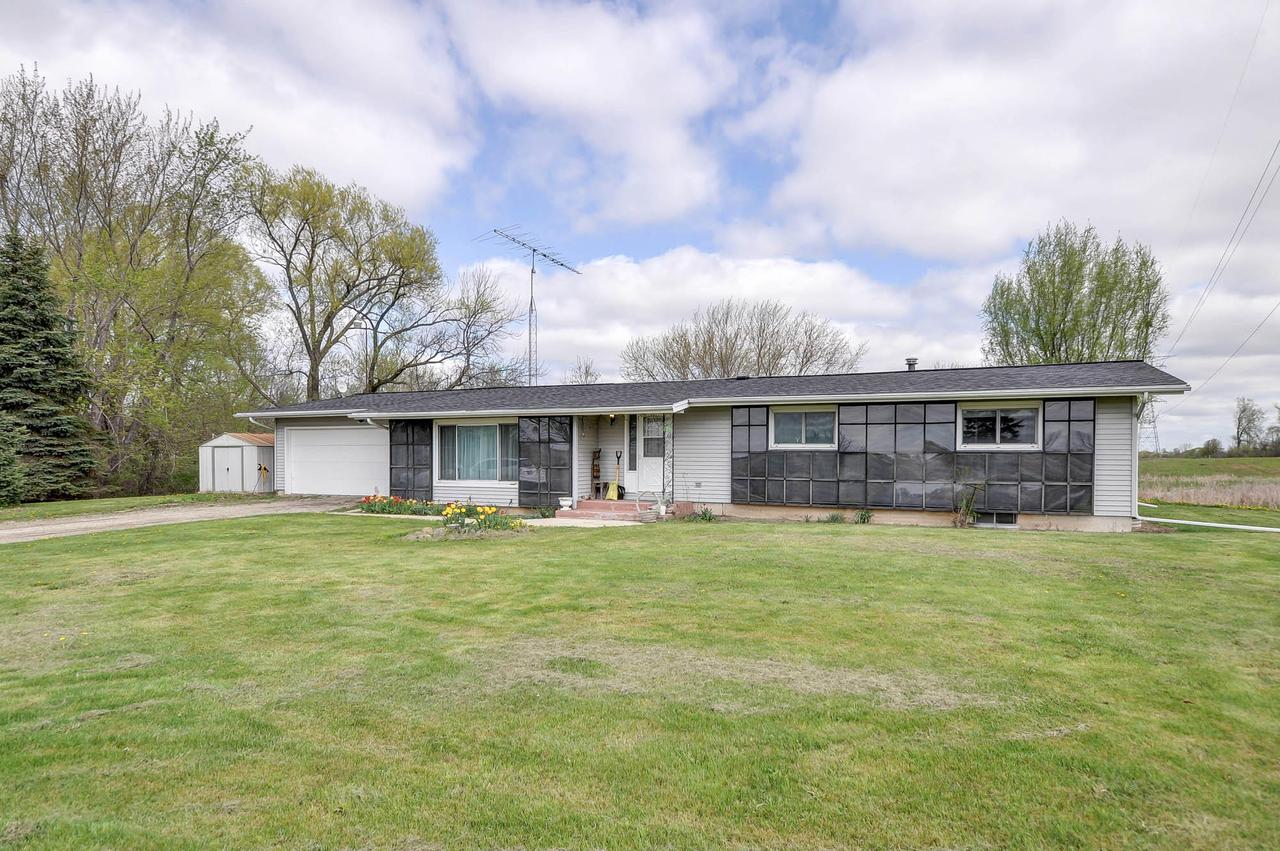 8300 County Line Rd, Mount Pleasant, WI 53403