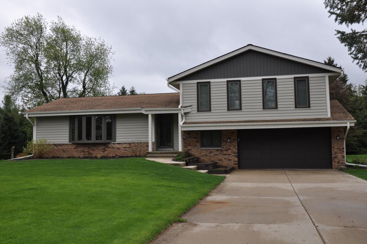 S46W25147 Black Oak Ct., Waukesha, WI 53189