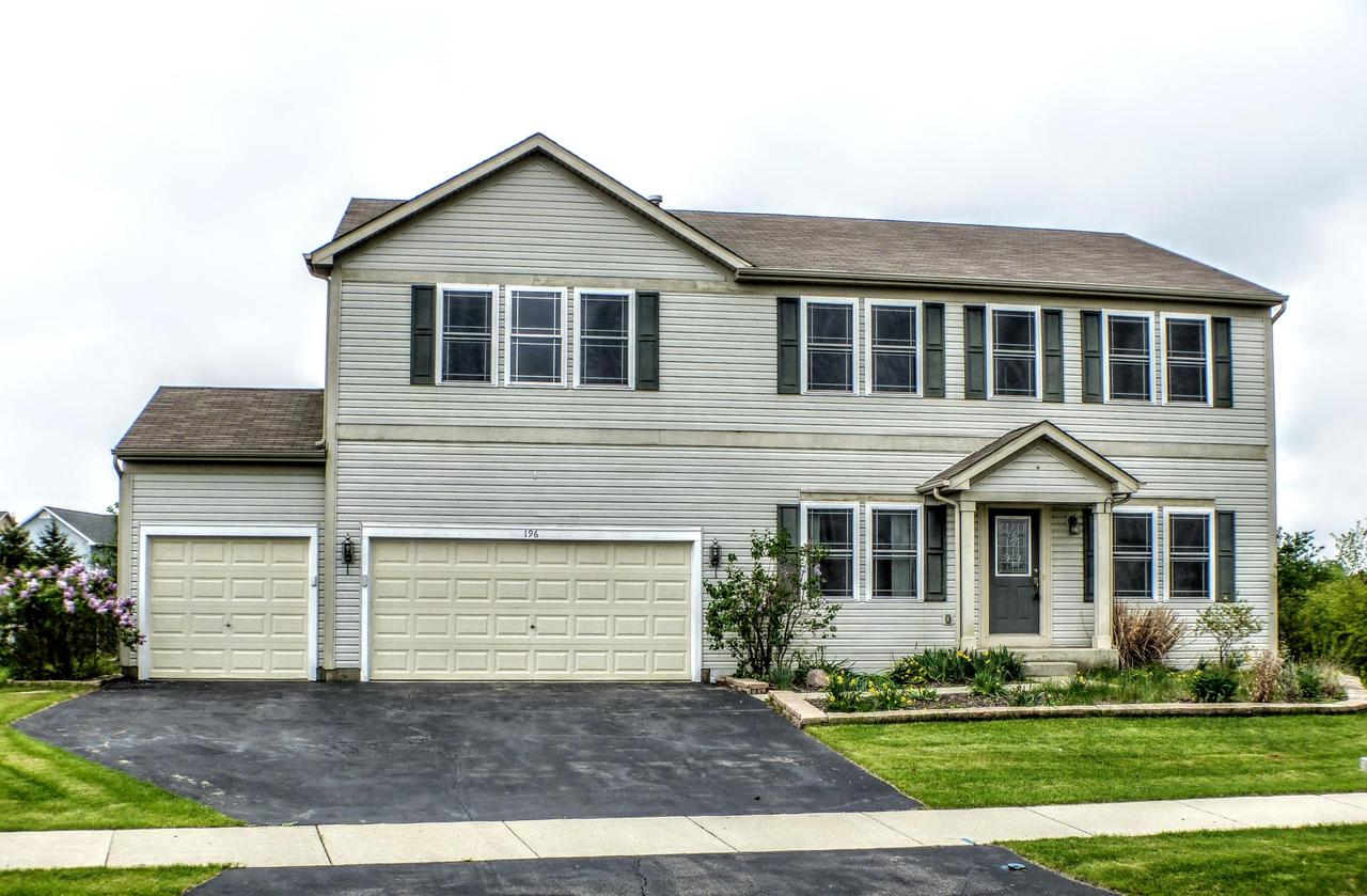 196 S Ash Ln, Whitewater, WI 53190