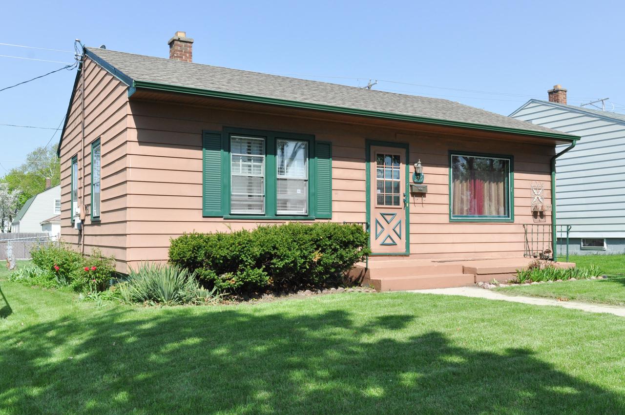 3715 S 20th St, Milwaukee, WI 53221