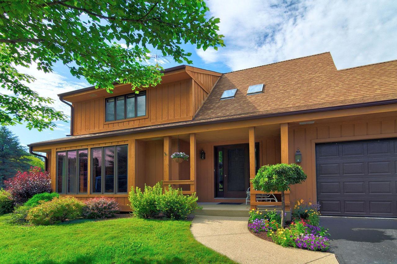 S82W22760 Parkwood Trl, Vernon, WI 53103