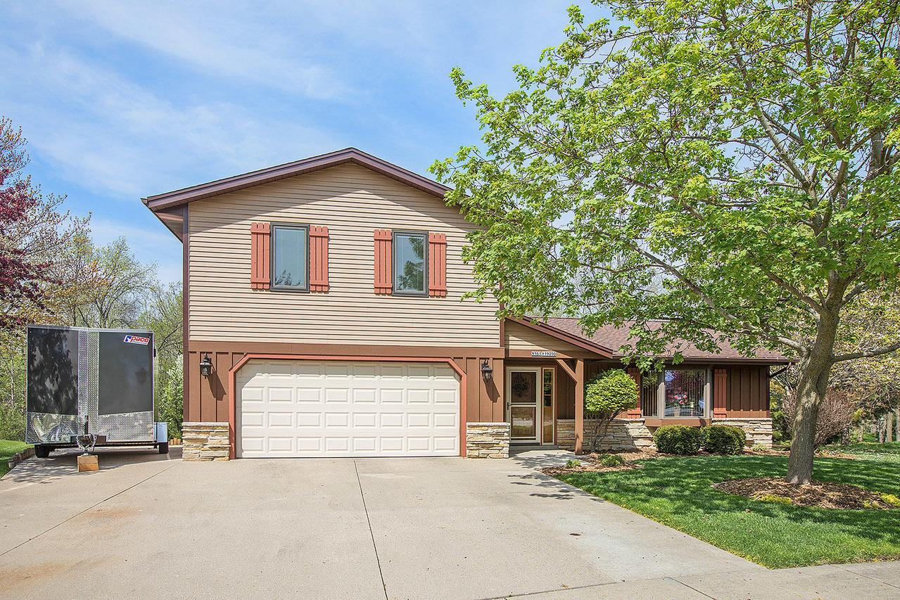 N161W19390 Stonehedge Dr, Jackson, WI 53037