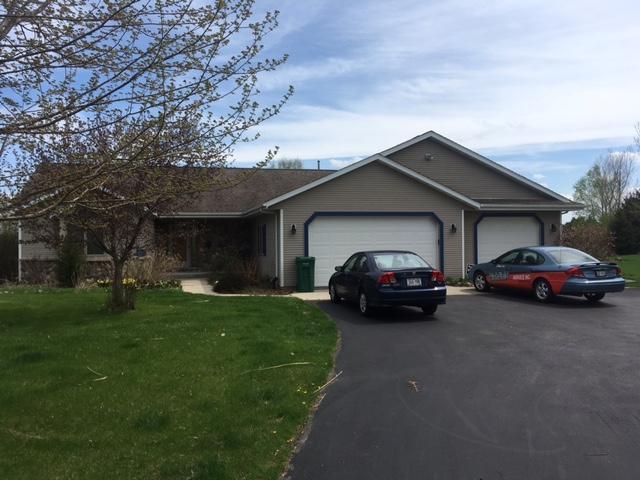 8434 Schmidt Dr, Wayne, WI 53002