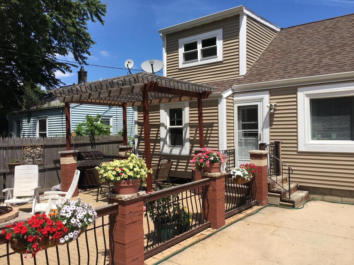 2649 S Fulton St, Milwaukee, WI 53207