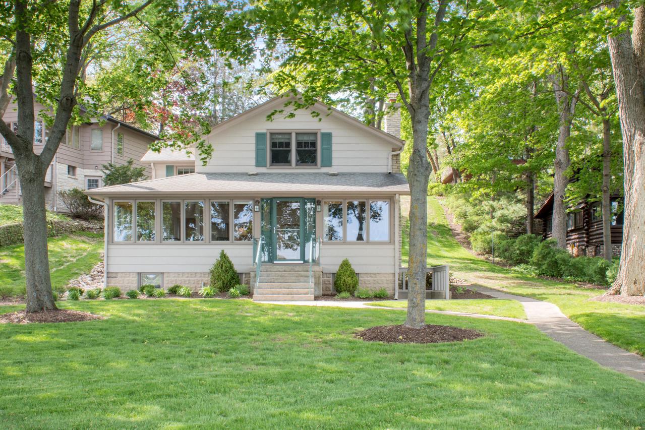 W1747 Lake Rd, East Troy, WI 53149