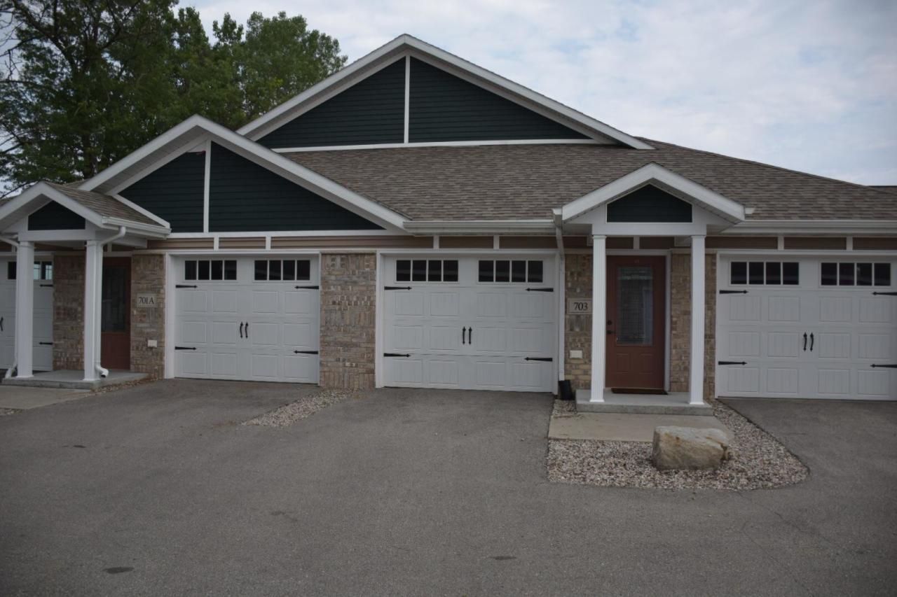 703 Harbor Ter., Marinette, WI 54143