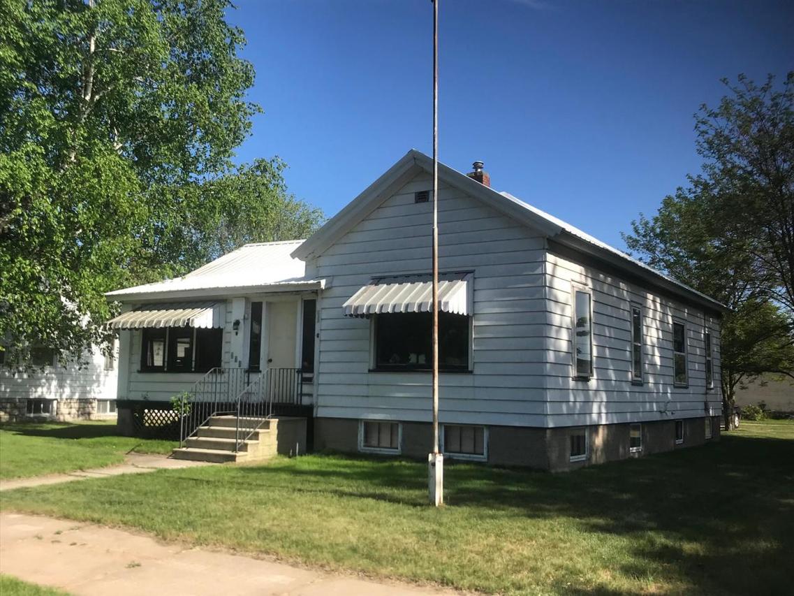 224 Bird St, Marinette, WI 54143