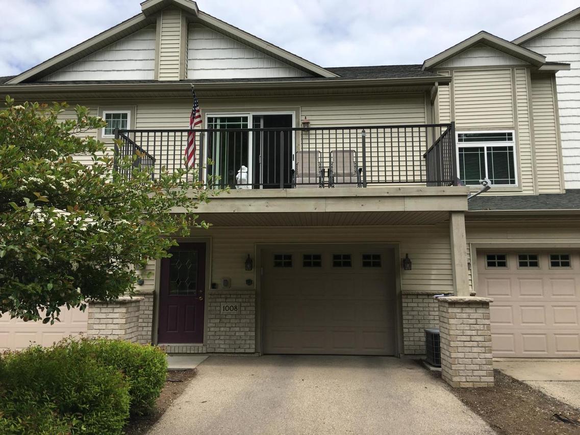 1008 Mallard Way, Marinette, WI 54143