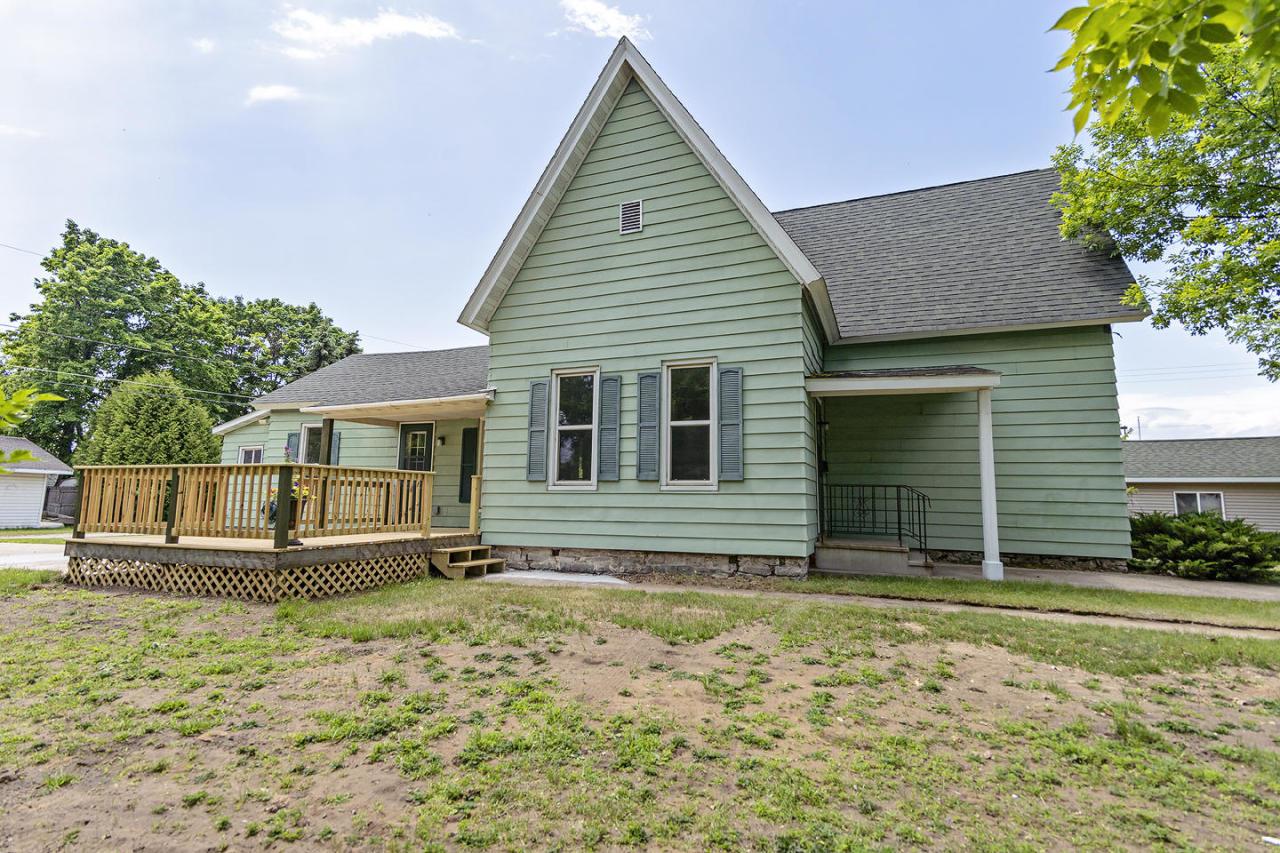 429 Water St, Marinette, WI 54143