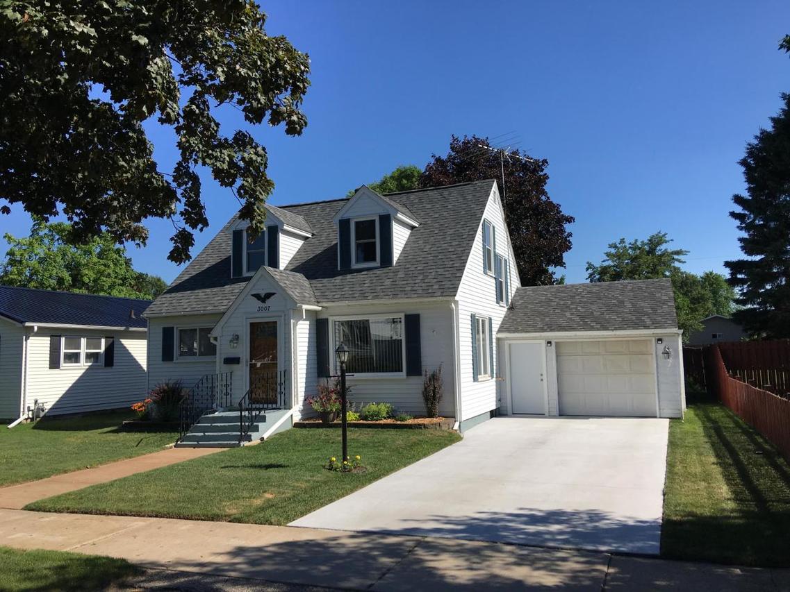3007 Taylor St, Marinette, WI 54143
