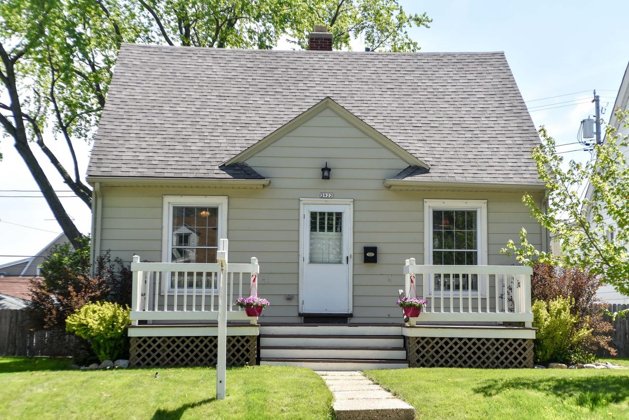 3922 S 1st St, Milwaukee, WI 53207