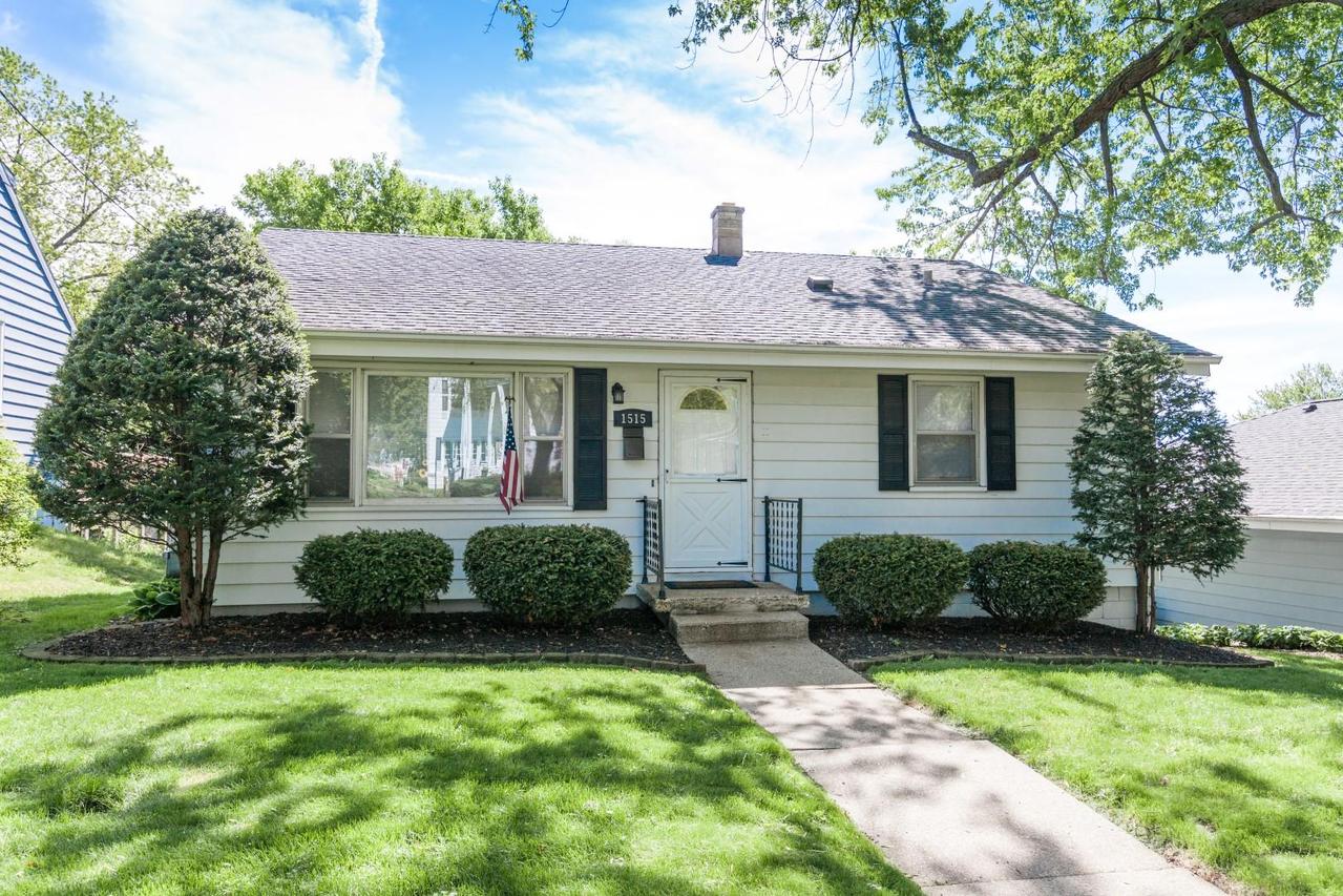 1515 Pleasant View, Waukesha, WI 53188