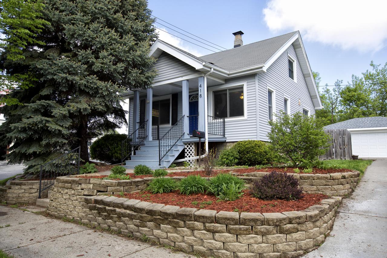 418 N 61st St, Milwaukee, WI 53213