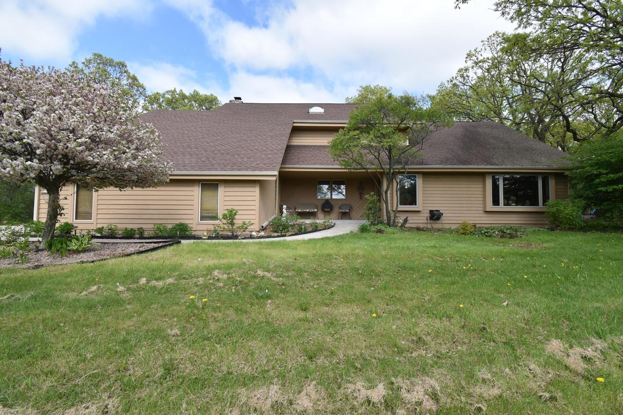 508 Thomas Rd, Wales, WI 53183