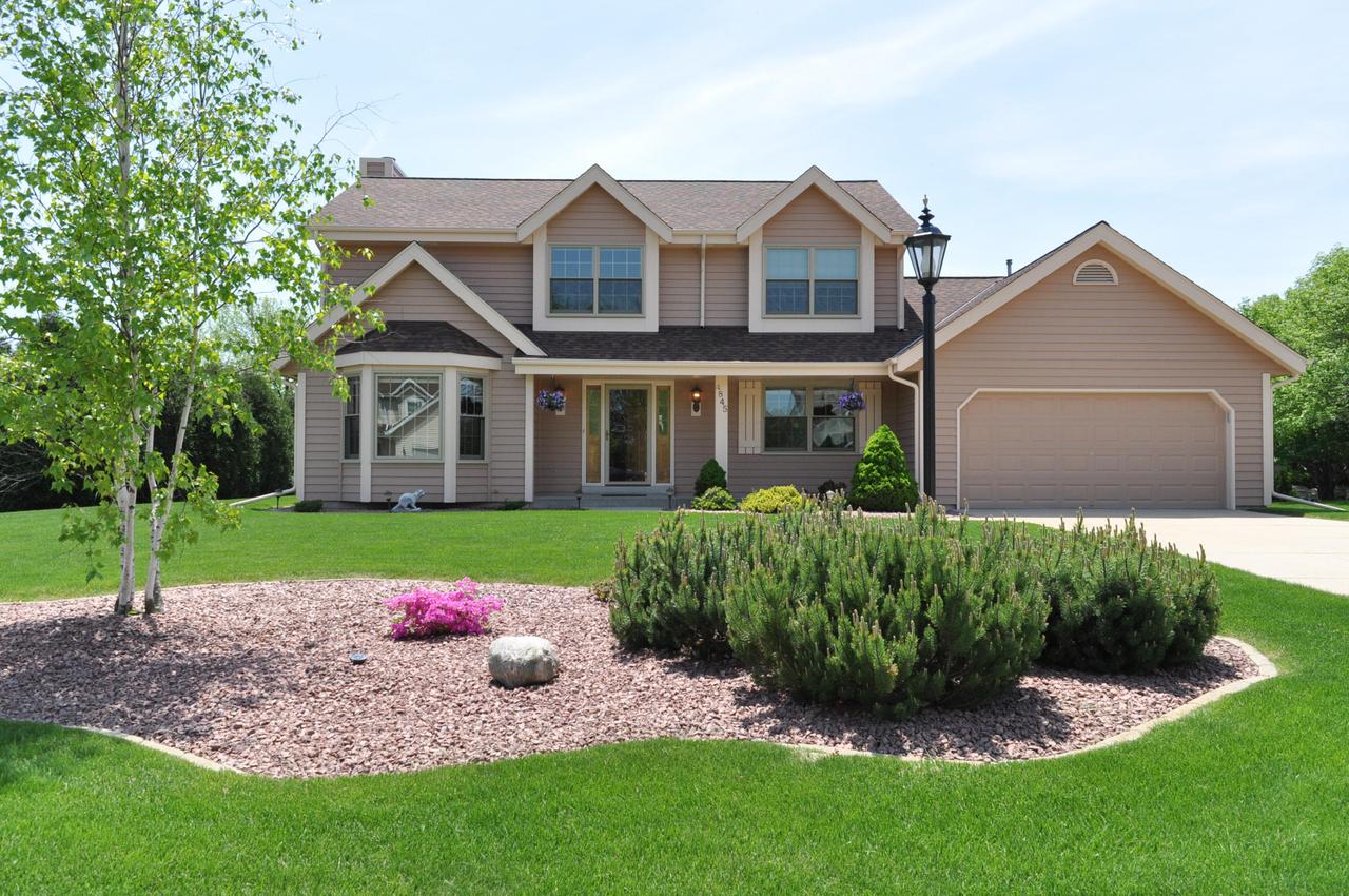 4845 S Hawthorne Dr., New Berlin, WI 53151