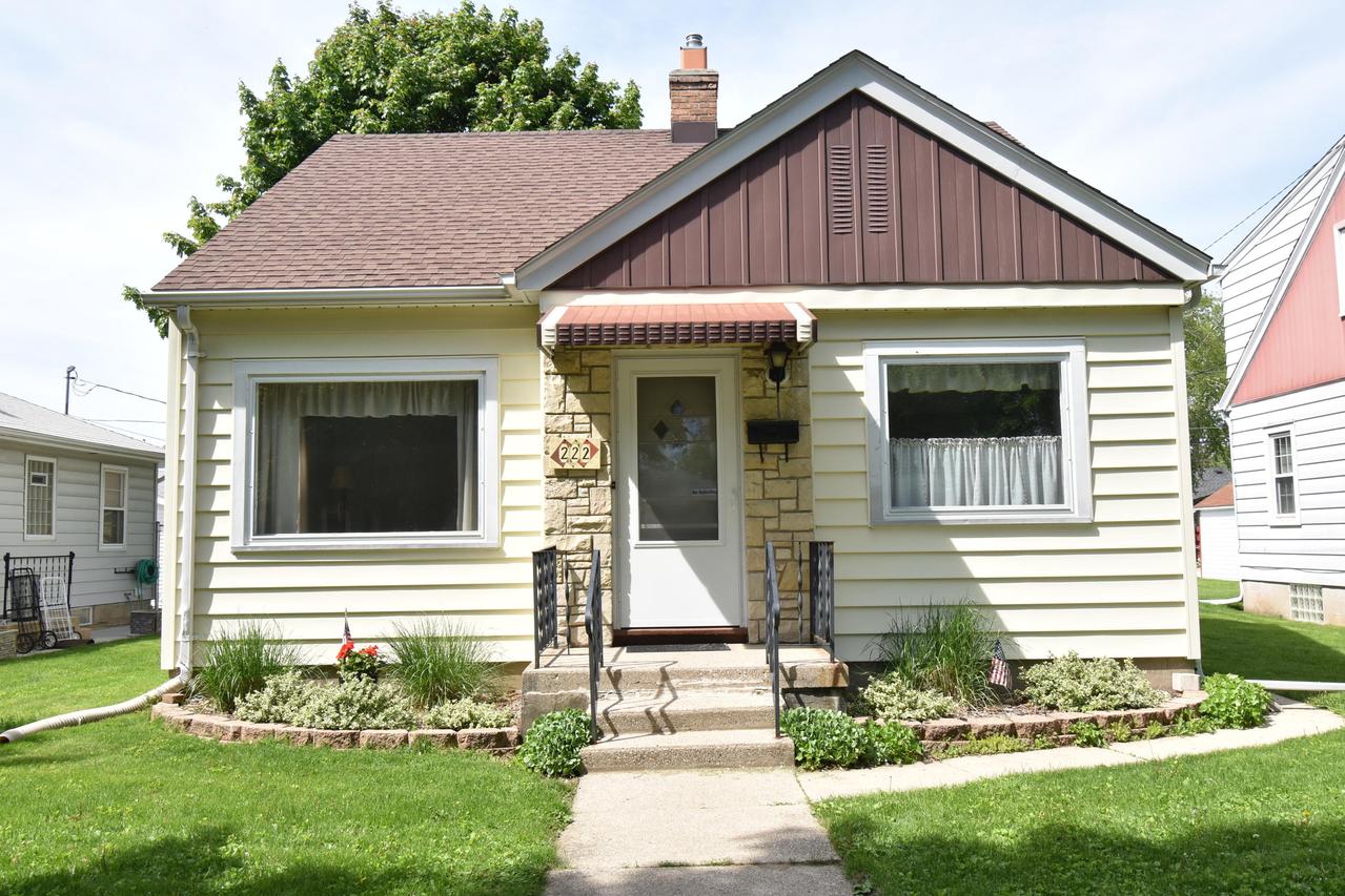222 Douglass Ave., Waukesha, WI 53186