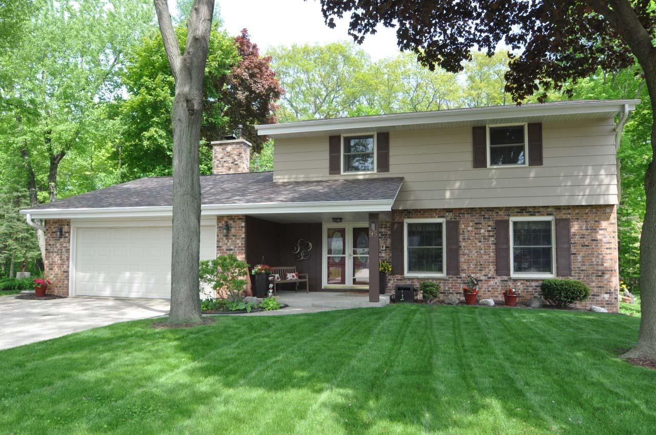 95 Laurel Dr, West Bend, WI 53095