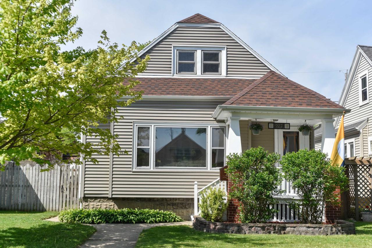 2729 S Linebarger Ter., Milwaukee, WI 53207