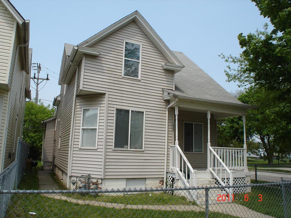 1800 Howe St, Racine, WI 53403