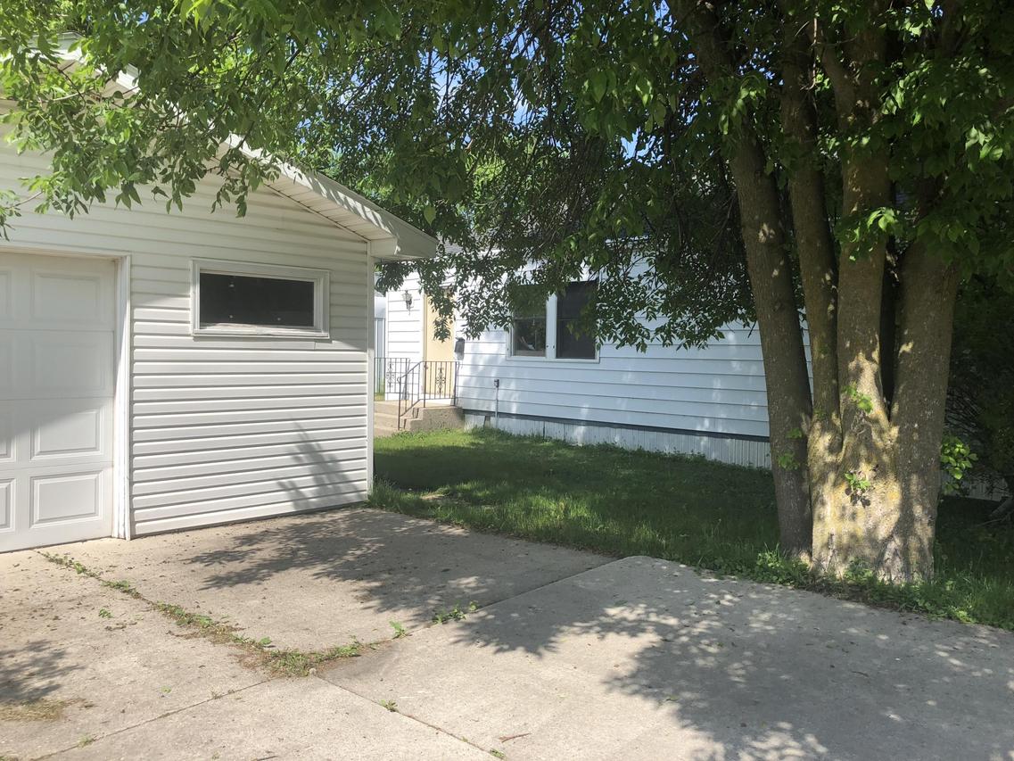 965 S 35th St., Manitowoc, WI 54220