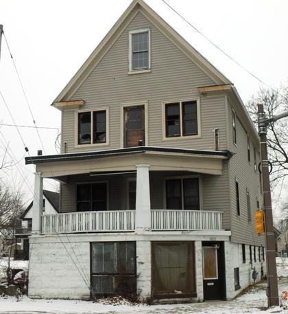 2475 W Hopkins St, Milwaukee, WI 53206