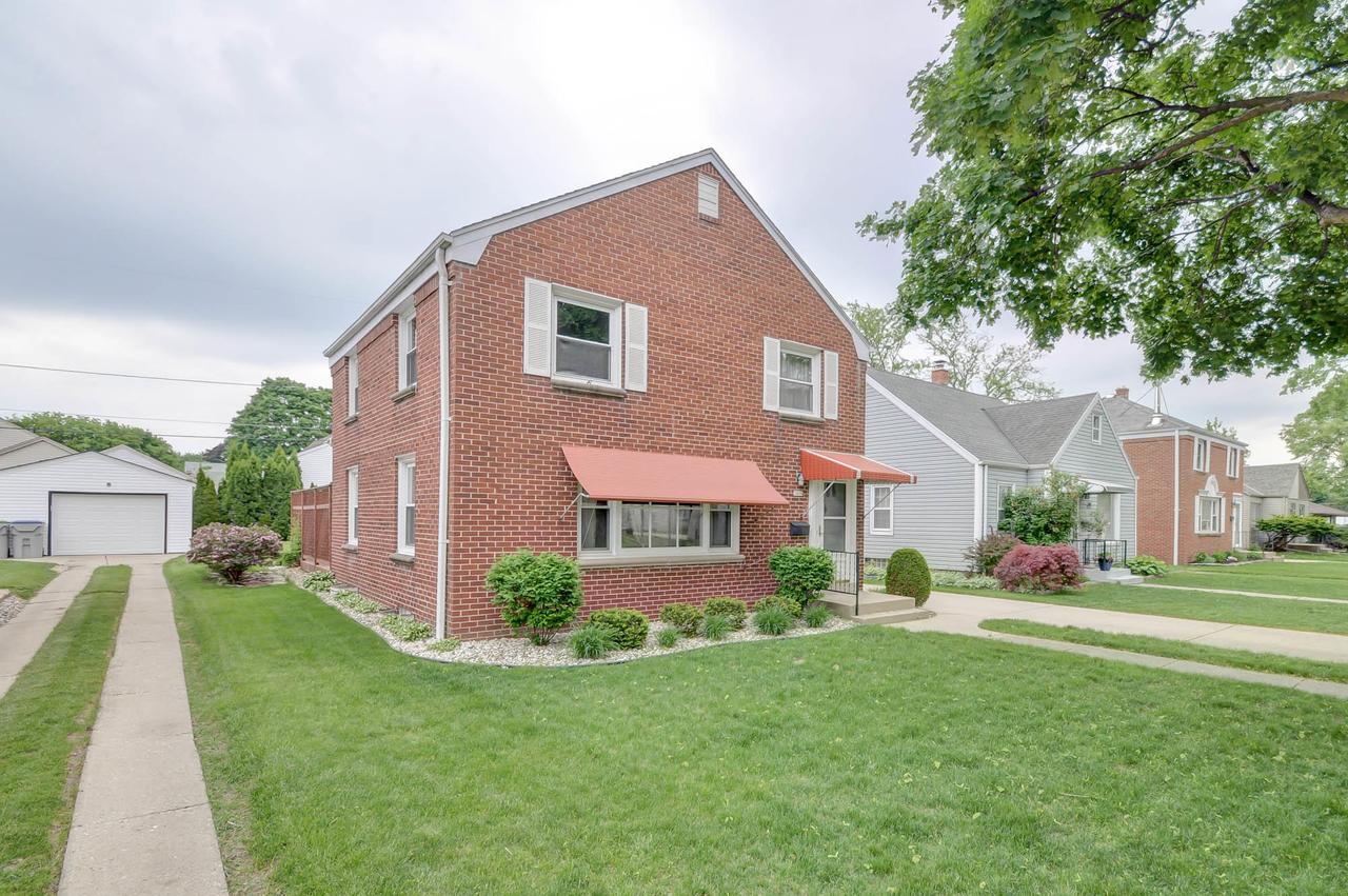 3804 S 21st St, Milwaukee, WI 53221