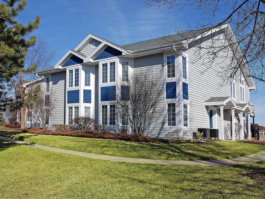 654 N Geneva Natl N Ave., Geneva, WI 53147