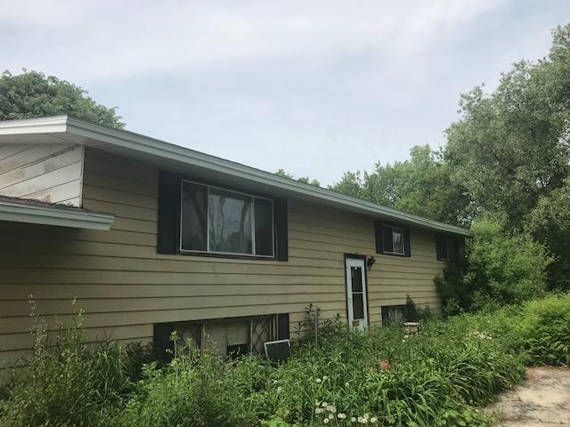 18200 W Hilltop Dr., New Berlin, WI 53146