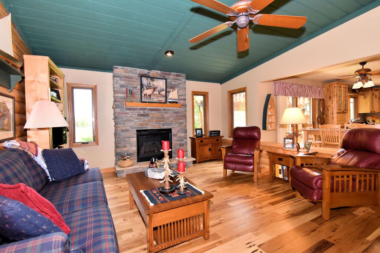 4137 S Regal Manor, New Berlin, WI 53151