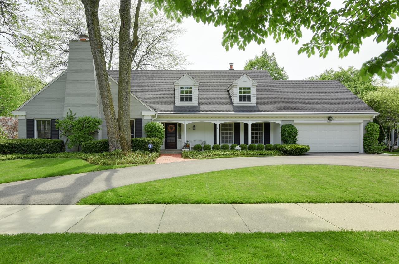 4611 N Lake Dr, Whitefish Bay, WI 53211