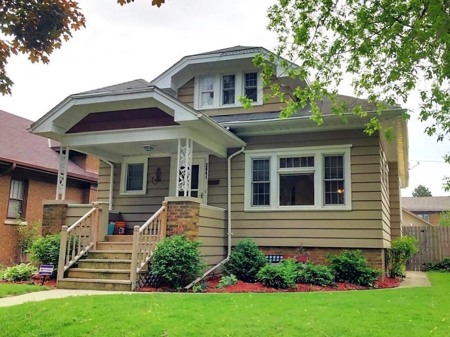 2041 Deane Blvd, Racine, WI 53403