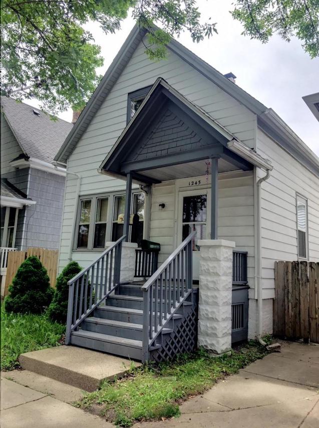 1245 S 19th St, Milwaukee, WI 53204