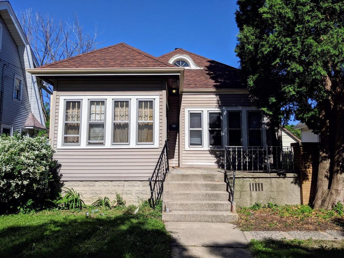 2868 N 58th St, Milwaukee, WI 53210