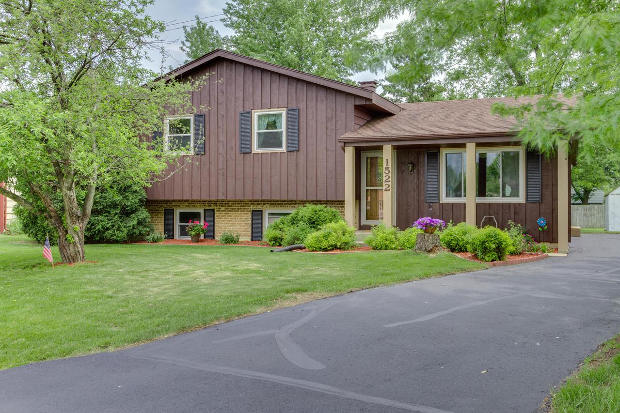 1522 Wiese Ct, Mount Pleasant, WI 53406