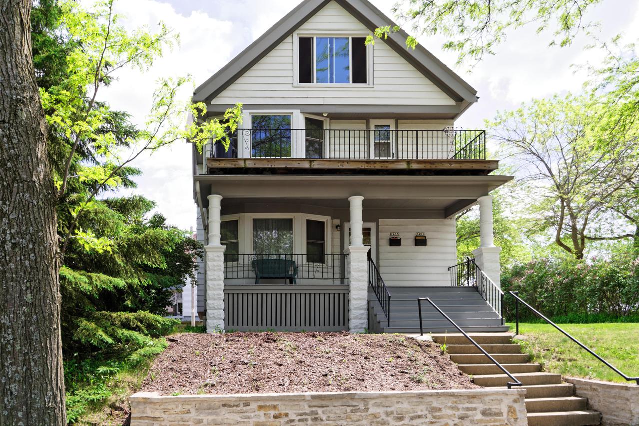 2403 E Oklahoma Ave. #2405, Milwaukee, WI 53207