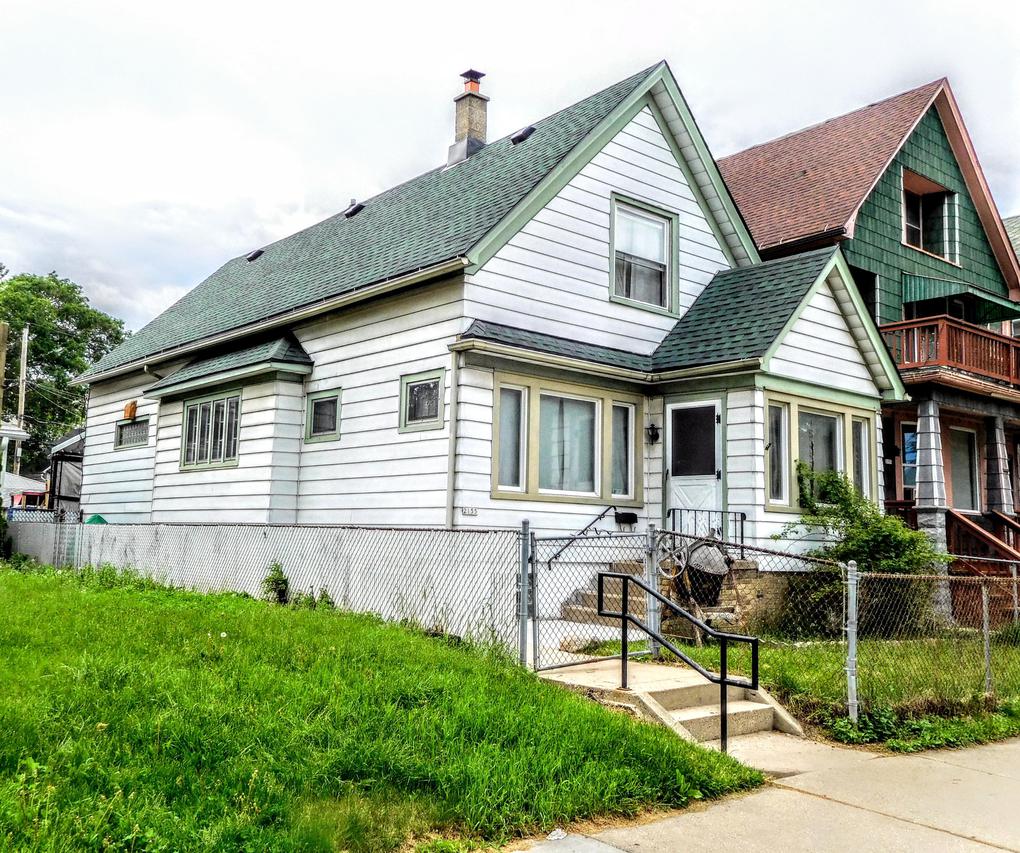 2155 S 24th St., Milwaukee, WI 53215