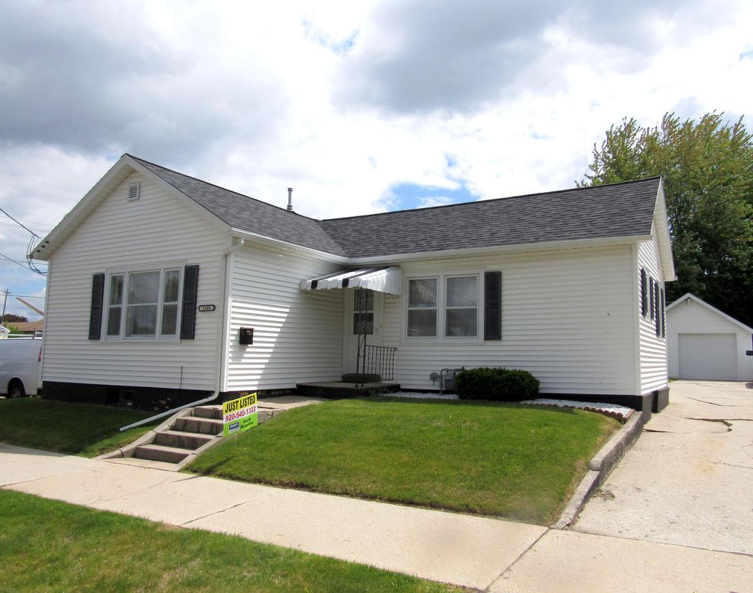 1109 S 23rd St., Manitowoc, WI 54220
