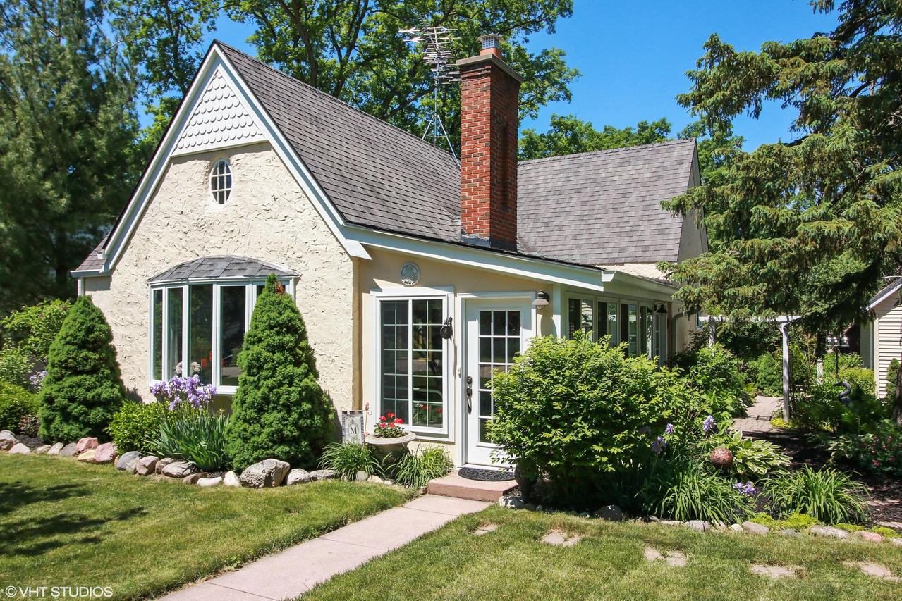 40418 102nd St, Randall, WI 53128