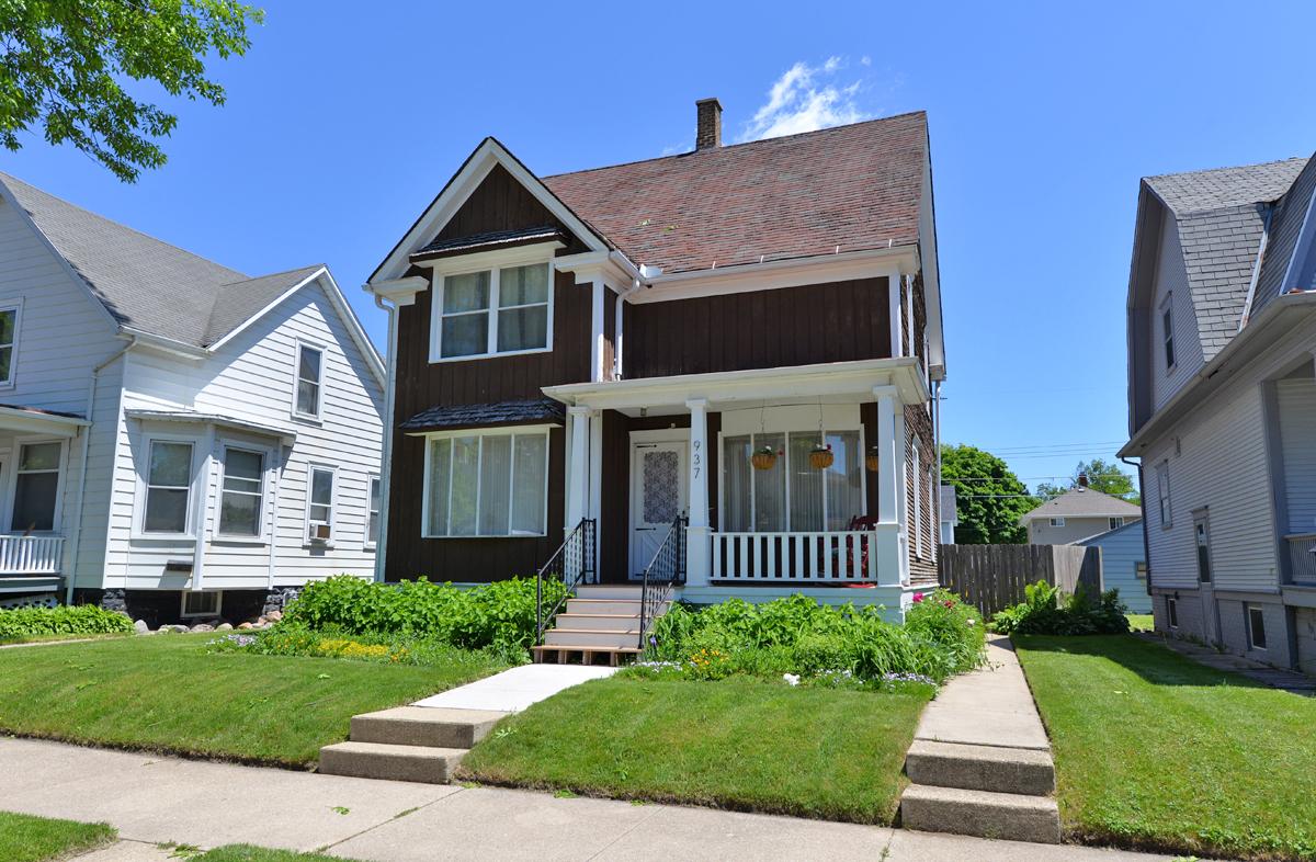 937 Hayes Ave., Racine, WI 53405