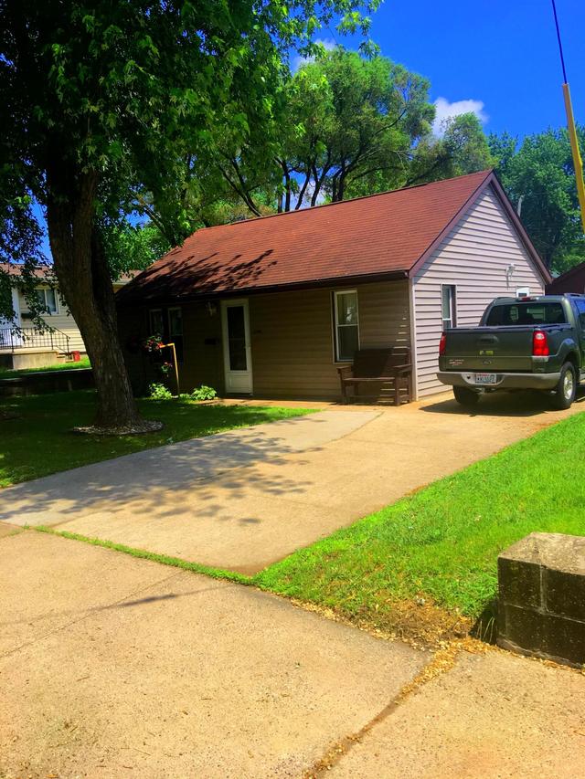 2806 Onalaska Ave, La Crosse, WI 54603