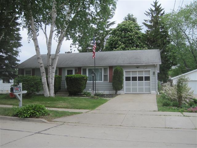 4018 Delta St., Manitowoc, WI 54220