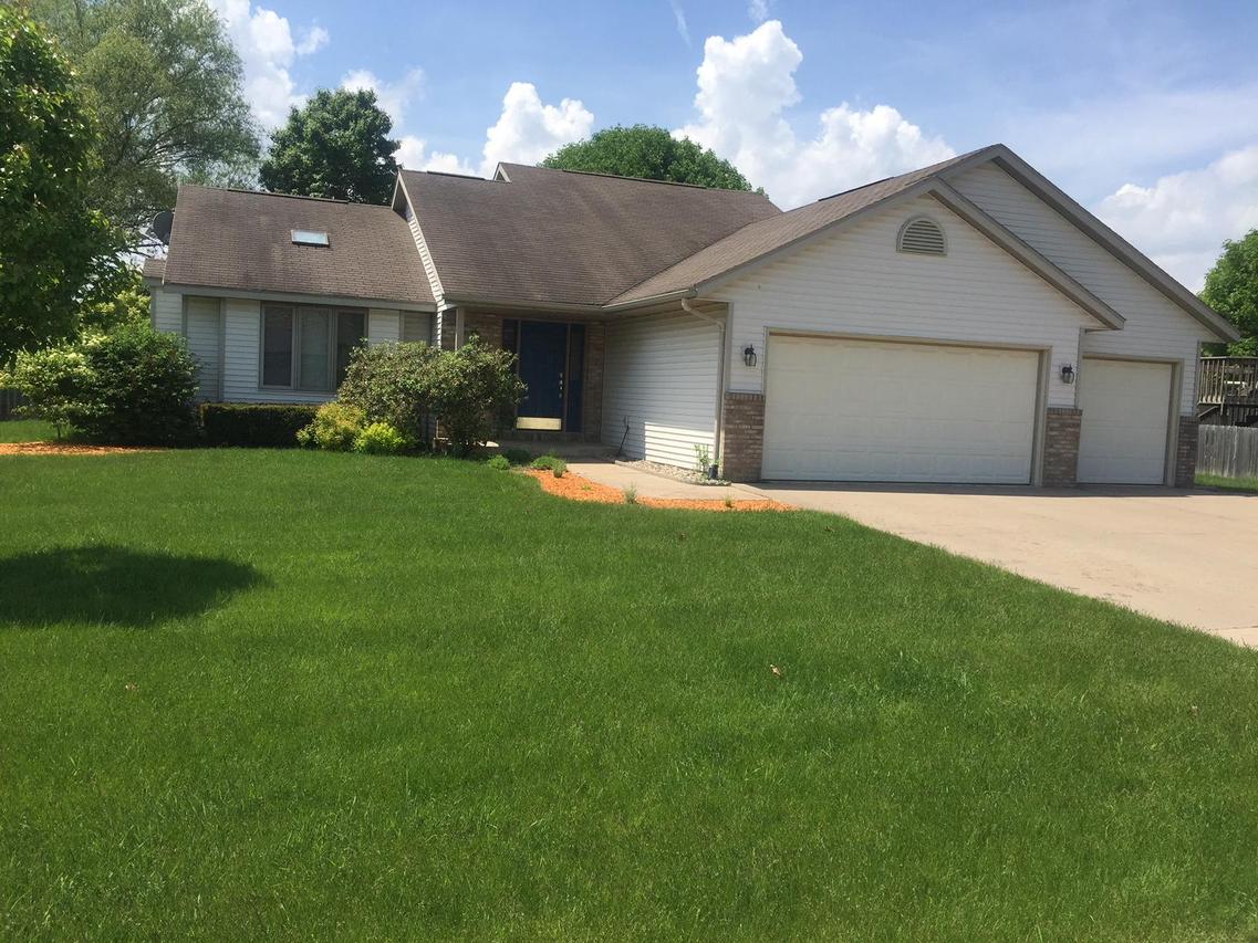 2706 Pleasant Dr, Holmen, WI 54636